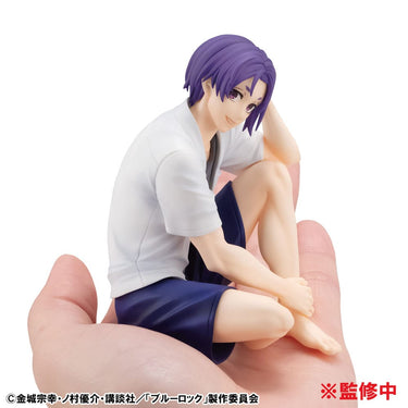 Blue Lock G.E.M. Series PVC Statue Reo Mikage Palm Size 9 cm - The Happy Toy Store